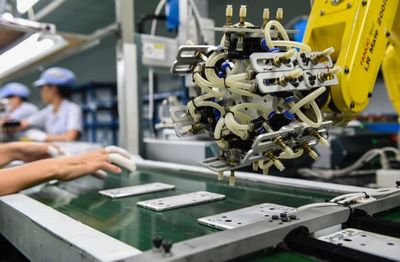 從制造到智造 中國智能手機產業引領“世界工廠”向“世界投資人”轉型